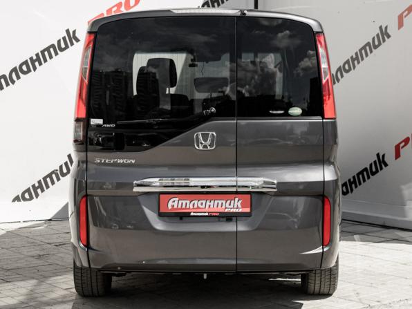 Honda Stepwgn V Рестайлинг с пробегом 2020 года, цена 2 370 000 рублей, 102012 км, минивэн, Автокод Объявления