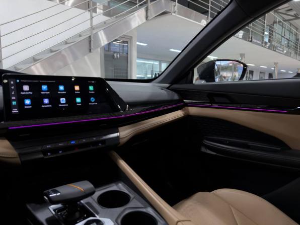 Changan UNI-V I с пробегом 2023 года, цена 2 249 900 рублей, 60000 км, лифтбек, Автокод Объявления