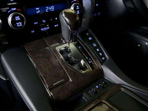 Toyota Alphard III Рестайлинг с пробегом 2022 года, цена 5 500 000 рублей, 90029 км, минивэн, Автокод Объявления