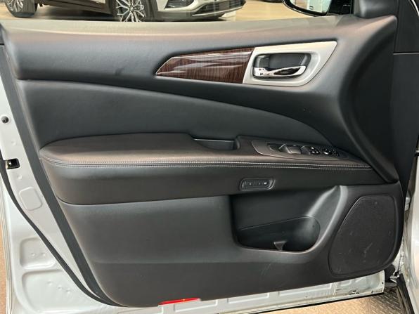 Nissan Pathfinder IV с пробегом 2015 года, цена 1 640 000 рублей, 162500 км, внедорожник, Автокод Объявления
