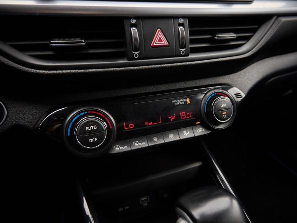 Kia Cerato IV Рестайлинг с пробегом 2022 года, цена 2 130 000 рублей, 131606 км, седан, Автокод Объявления