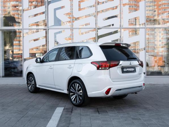 Mitsubishi Outlander III Рестайлинг 3 с пробегом 2022 года, цена 2 734 800 рублей, 26598 км, внедорожник, Автокод Объявления