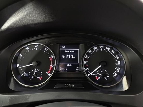 Skoda Rapid I с пробегом 2015 года, цена 1 050 000 рублей, 137308 км, лифтбек, Автокод Объявления