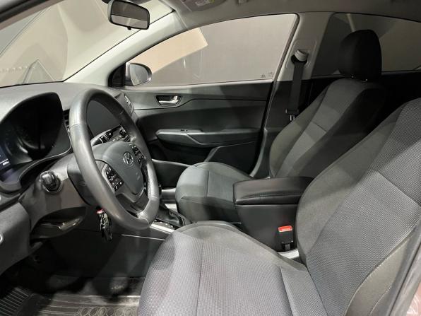 Hyundai Solaris II Рестайлинг с пробегом 2021 года, цена 1 690 000 рублей, 44900 км, седан, Автокод Объявления