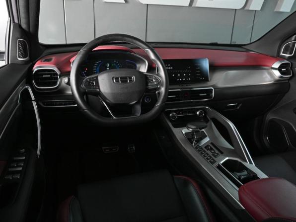Geely Coolray I с пробегом 2023 года, цена 1 849 000 рублей, 37700 км, внедорожник, Автокод Объявления