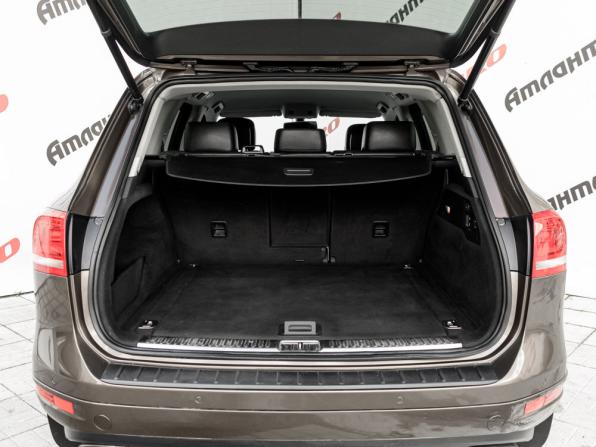 Volkswagen Touareg II с пробегом 2012 года, цена 1 895 000 рублей, 239372 км, внедорожник, Автокод Объявления