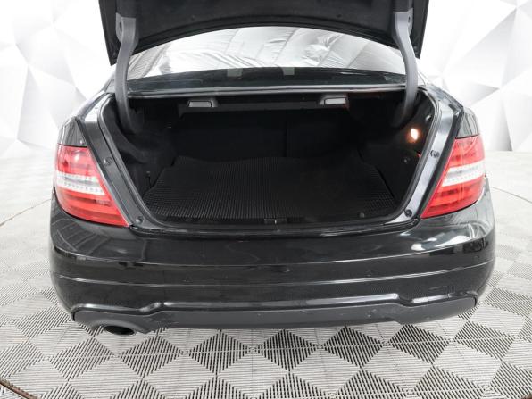 Mercedes-Benz C-Класс III (W204) Рестайлинг с пробегом 2011 года, цена 1 295 000 рублей, 289274 км, седан, Автокод Объявления