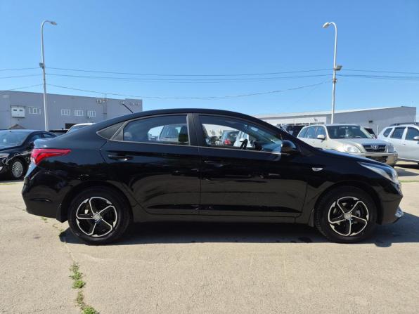 Hyundai Solaris II с пробегом 2018 года, цена 1 320 000 рублей, 105483 км, седан, Автокод Объявления