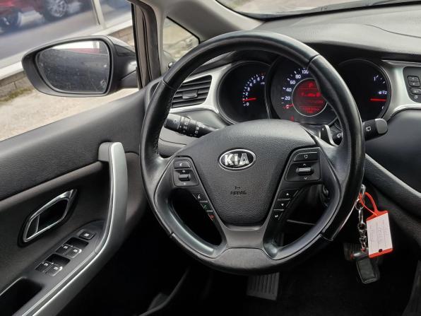 Kia Ceed II Рестайлинг с пробегом 2017 года, цена 1 144 000 рублей, 158154 км, хэтчбек, Автокод Объявления