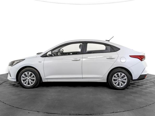 Hyundai Solaris II Рестайлинг с пробегом 2021 года, цена 1 595 000 рублей, 53862 км, седан, Автокод Объявления