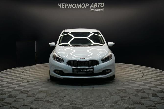 Kia Ceed II с пробегом 2012 года, цена 1 070 000 рублей, 232488 км, хэтчбек, Автокод Объявления