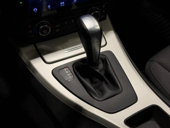 BMW 3 серии V (E90/E91/E92/E93) Рестайлинг с пробегом 2011 года, цена 1 090 000 рублей, 186484 км, седан, Автокод Объявления