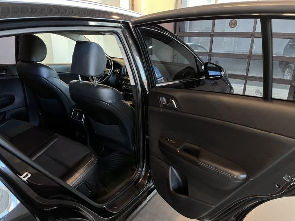 Kia Sportage IV с пробегом 2018 года, цена 2 380 000 рублей, 100805 км, внедорожник, Автокод Объявления