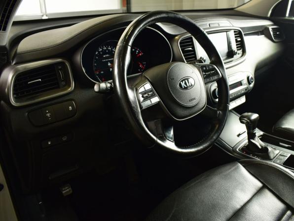 Kia Sorento III Prime Рестайлинг с пробегом 2018 года, цена 2 325 995 рублей, 255483 км, внедорожник, Автокод Объявления