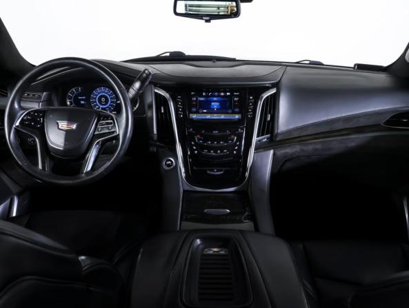 Cadillac Escalade IV с пробегом 2018 года, цена 4 200 000 рублей, 260550 км, внедорожник, Автокод Объявления