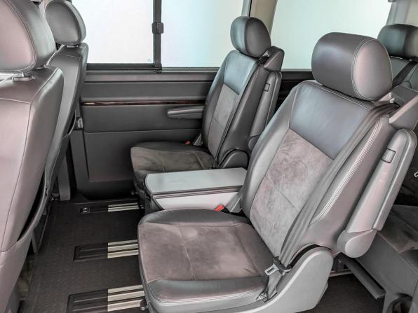 Volkswagen Multivan T5 Рестайлинг с пробегом 2012 года, цена 2 850 000 рублей, 122609 км, минивэн, Автокод Объявления
