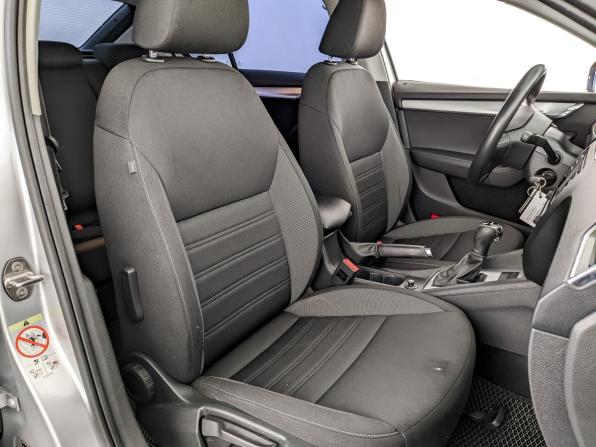 Skoda Octavia III (A7) Рестайлинг с пробегом 2019 года, цена 1 750 000 рублей, 130000 км, лифтбек, Автокод Объявления