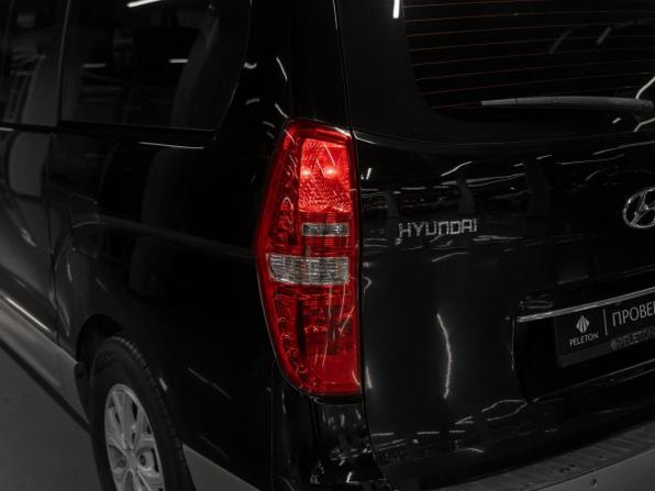 Hyundai H-1 II Рестайлинг 2 с пробегом 2021 года, цена 2 800 000 рублей, 294602 км, минивэн, Автокод Объявления