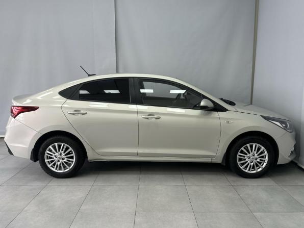 Hyundai Solaris II с пробегом 2017 года, цена 1 235 000 рублей, 149599 км, седан, Автокод Объявления