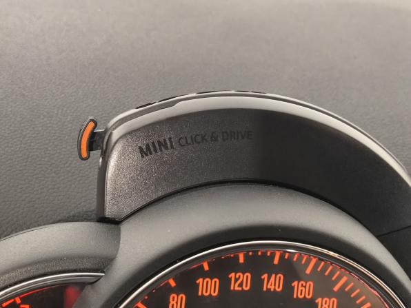 Mini Hatch III (F55/F56) Рестайлинг с пробегом 2019 года, цена 1 500 000 рублей, 150950 км, хэтчбек, Автокод Объявления