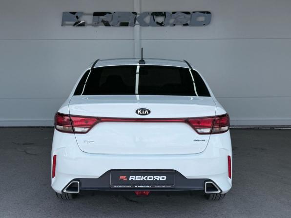 Kia Rio IV Рестайлинг с пробегом 2020 года, цена 1 599 000 рублей, 121000 км, седан, Автокод Объявления