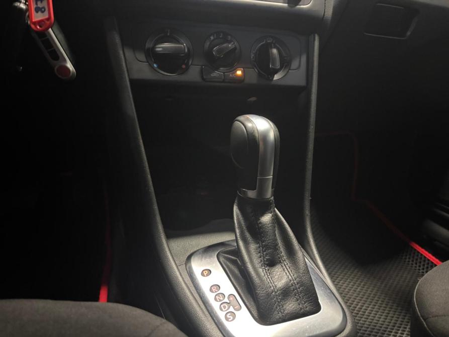 Volkswagen Polo V Рестайлинг Санкт-Петербург  - изображение 16