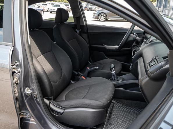 Kia Rio III Рестайлинг с пробегом 2016 года, цена 1 180 000 рублей, 86196 км, седан, Автокод Объявления
