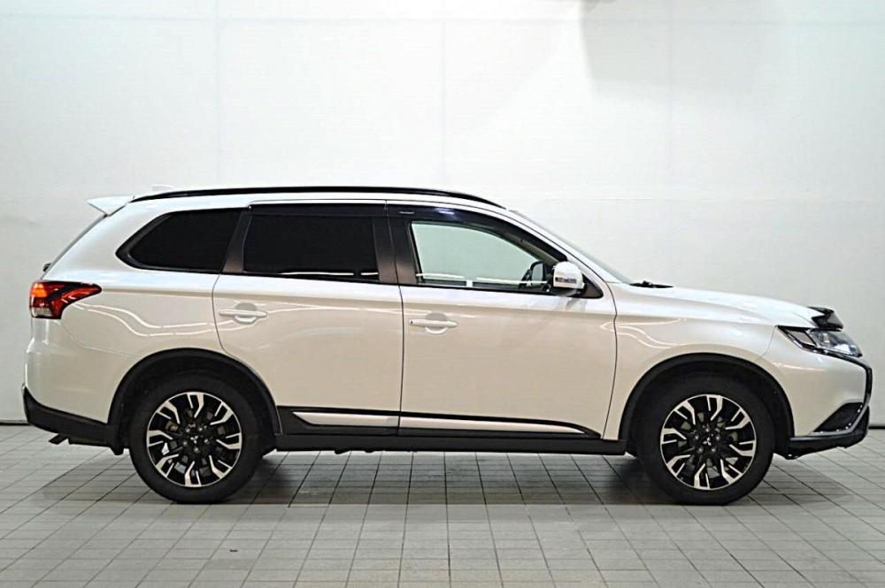 Mitsubishi Outlander III Рестайлинг 3 Сургут  - изображение 6