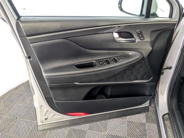 Hyundai Santa Fe IV Рестайлинг с пробегом 2022 года, цена 4 250 000 рублей, 62351 км, внедорожник, Автокод Объявления