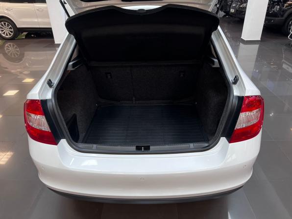 Skoda Rapid I с пробегом 2015 года, цена 795 000 рублей, 162377 км, лифтбек, Автокод Объявления
