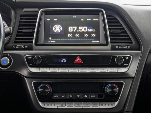 Hyundai Sonata VII (LF) Рестайлинг с пробегом 2017 года, цена 1 570 000 рублей, 148080 км, седан, Автокод Объявления