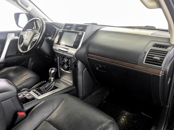 Toyota Land Cruiser Prado 150 Series Рестайлинг 2 с пробегом 2018 года, цена 4 500 000 рублей, 238427 км, внедорожник, Автокод Объявления