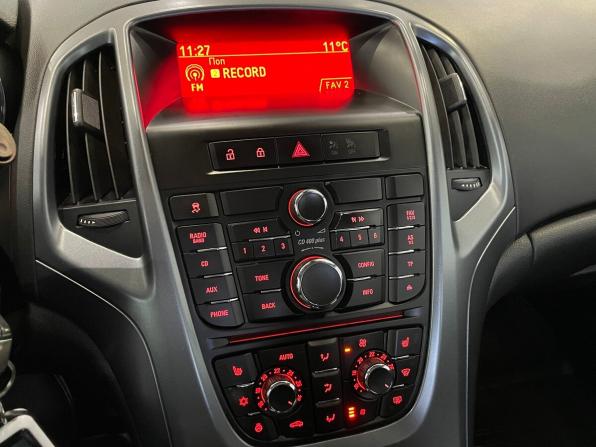 Opel Astra J Рестайлинг с пробегом 2014 года, цена 694 000 рублей, 231512 км, хэтчбек, Автокод Объявления