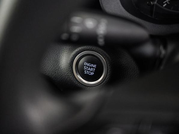 Toyota Yaris IV с пробегом 2021 года, цена 1 070 500 рублей, 100650 км, хэтчбек, Автокод Объявления