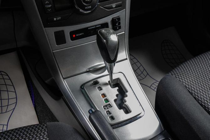 Toyota Corolla X (E140 E150) Рестайлинг с пробегом 2011 года, цена 1 009 000 рублей, 230000 км, седан, Автокод Объявления
