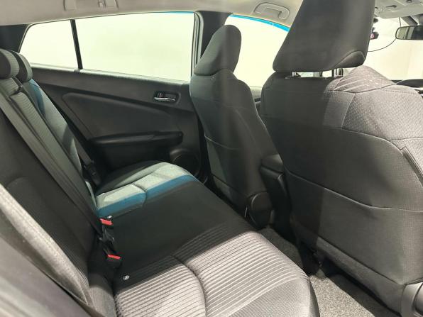 Toyota Prius IV (XW50) с пробегом 2016 года, цена 1 396 636 рублей, 101000 км, лифтбек, Автокод Объявления