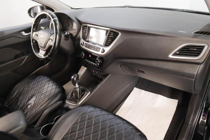 Hyundai Solaris II с пробегом 2017 года, цена 1 129 000 рублей, 167800 км, седан, Автокод Объявления