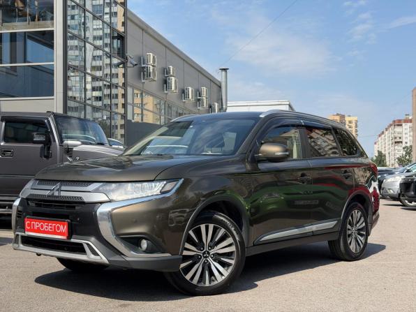 Mitsubishi Outlander III Рестайлинг 3 с пробегом 2019 года, цена 1 649 000 рублей, 229800 км, внедорожник, Автокод Объявления