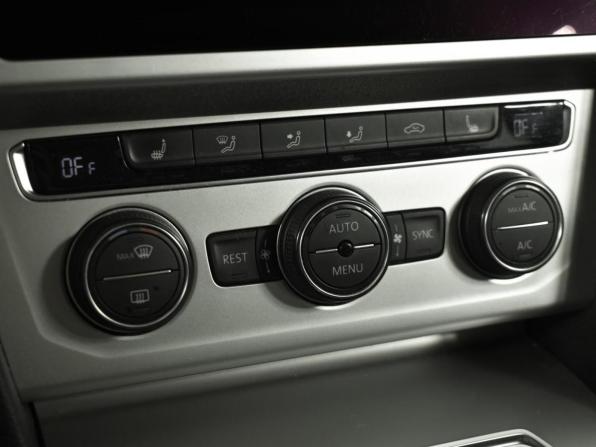 Volkswagen Passat B8 с пробегом 2019 года, цена 1 915 100 рублей, 145318 км, седан, Автокод Объявления