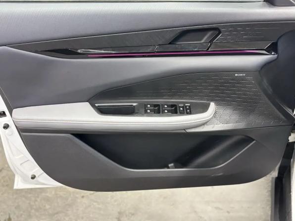 Changan UNI-V I с пробегом 2023 года, цена 1 779 000 рублей, 100000 км, лифтбек, Автокод Объявления