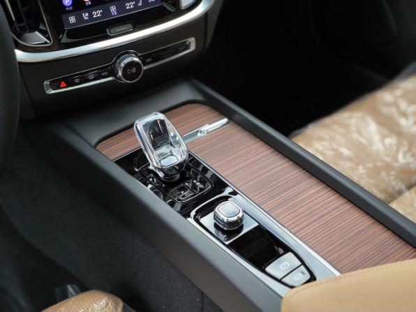 Volvo V60 Cross Country II с пробегом 2023 года, цена 6 250 000 рублей, 39628 км, универсал, Автокод Объявления