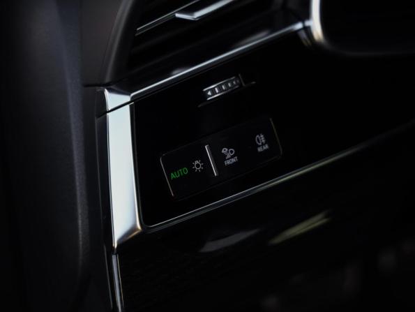 Audi Q8 I (4M) с пробегом 2019 года, цена 5 499 000 рублей, 105218 км, внедорожник, Автокод Объявления