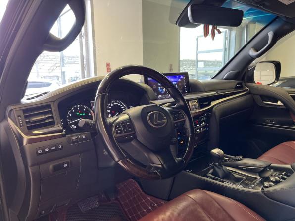 Lexus LX III Рестайлинг 2 с пробегом 2017 года, цена 7 900 000 рублей, 160000 км, внедорожник, Автокод Объявления