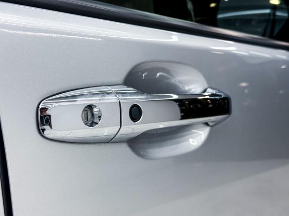 Honda Stepwgn V с пробегом 2016 года, цена 2 000 000 рублей, 135497 км, минивэн, Автокод Объявления