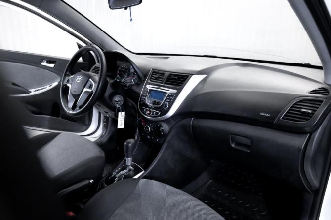 Hyundai Solaris I с пробегом 2013 года, цена 849 000 рублей, 201675 км, седан, Автокод Объявления