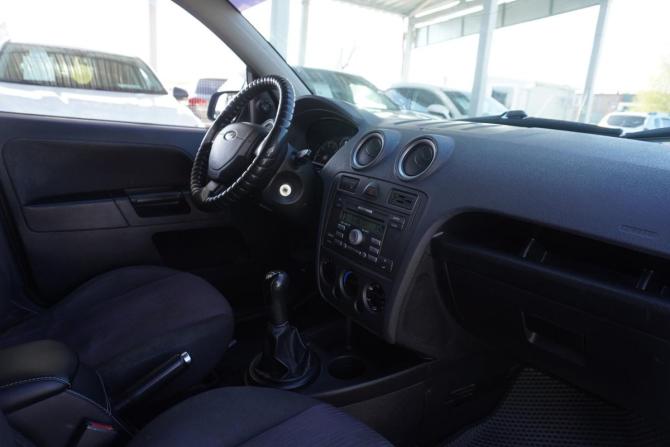 Ford Fusion I Рестайлинг с пробегом 2008 года, цена 390 000 рублей, 262000 км, хэтчбек, Автокод Объявления