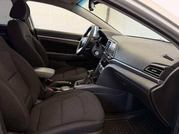 Hyundai Elantra VI (AD) Рестайлинг с пробегом 2019 года, цена 1 335 000 рублей, 129502 км, седан, Автокод Объявления