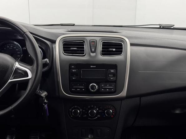 Renault Logan II Рестайлинг с пробегом 2022 года, цена 1 074 000 рублей, 117563 км, седан, Автокод Объявления