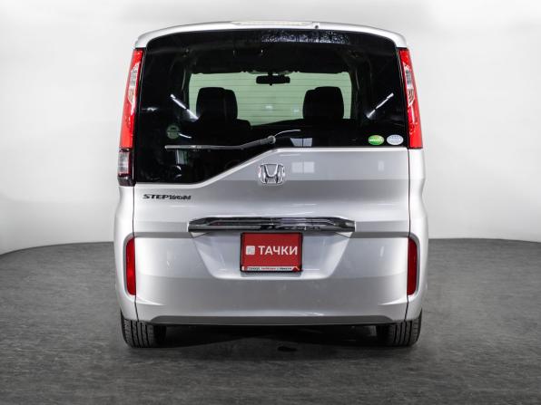 Honda Stepwgn V с пробегом 2017 года, цена 1 950 000 рублей, 48460 км, минивэн, Автокод Объявления