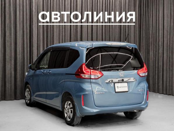 Honda Freed II с пробегом 2017 года, цена 1 350 000 рублей, 151023 км, компактвэн, Автокод Объявления